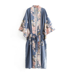 Long kimono with 3/4 sleeves and embroidery