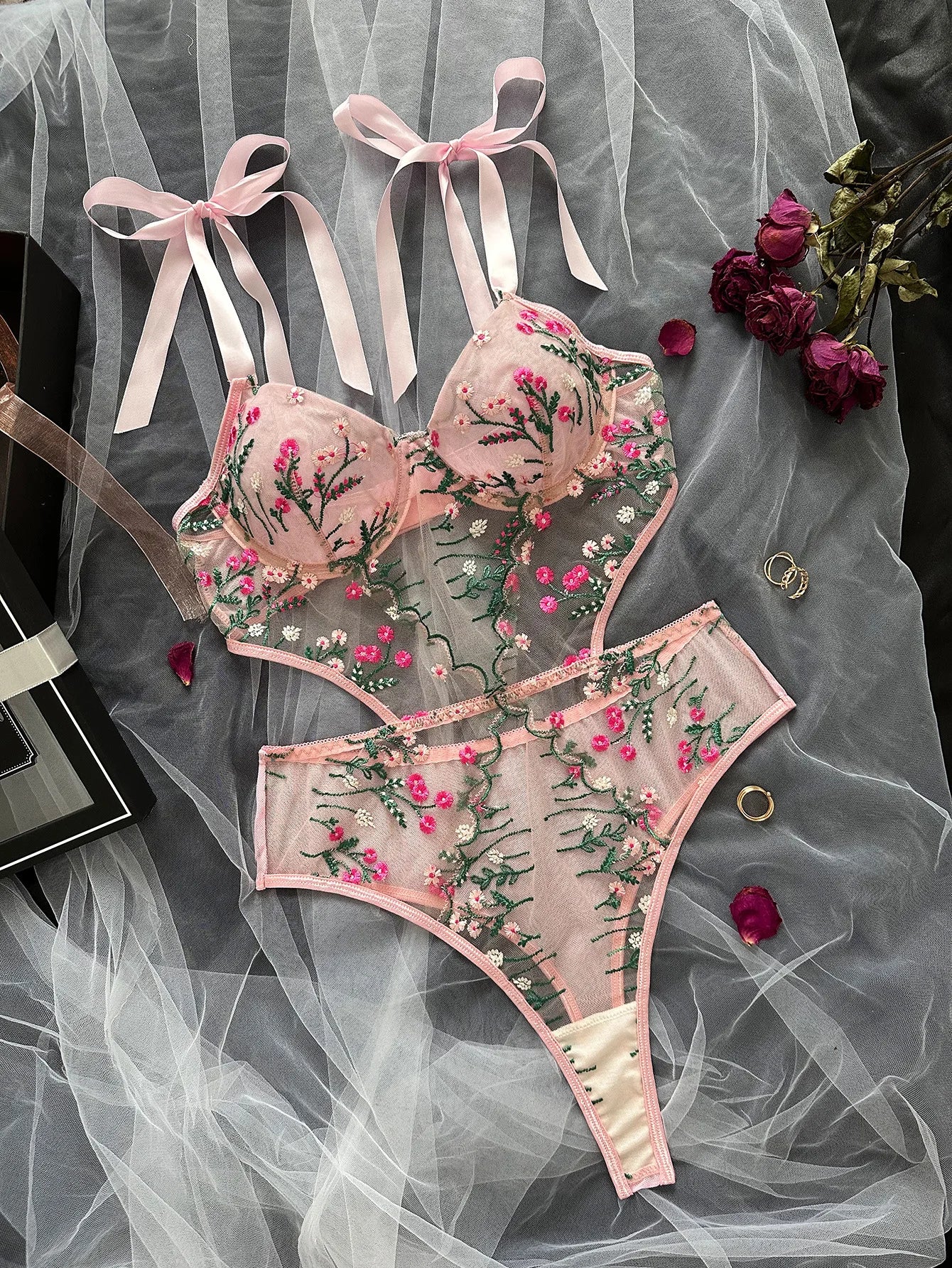 Sexy Women's Bra & Panties Set - Lingerie for Ladies