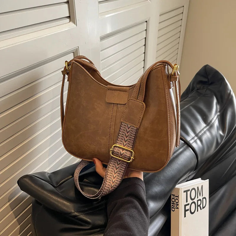 Retro Textured Bucket Hobo Bag – Wide Strap Crossbody