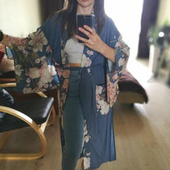 Long kimono with 3/4 sleeves and embroidery